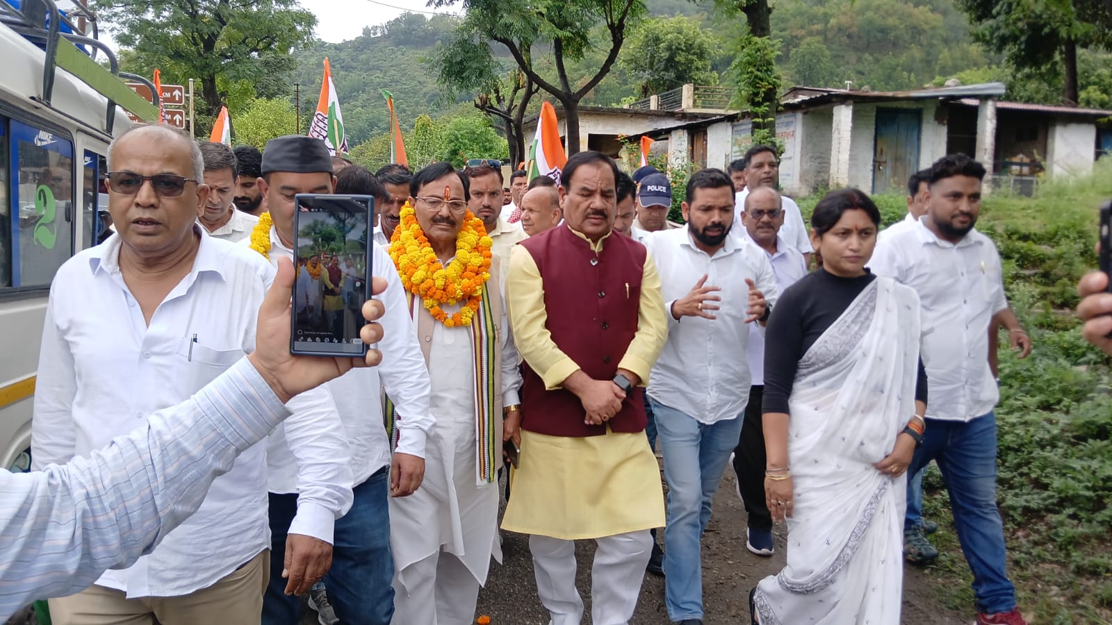 कांग्रेस की परिवर्तन संकल्प यात्रा का डॉ हरक सिंह रावत ने किया शुभारंभ